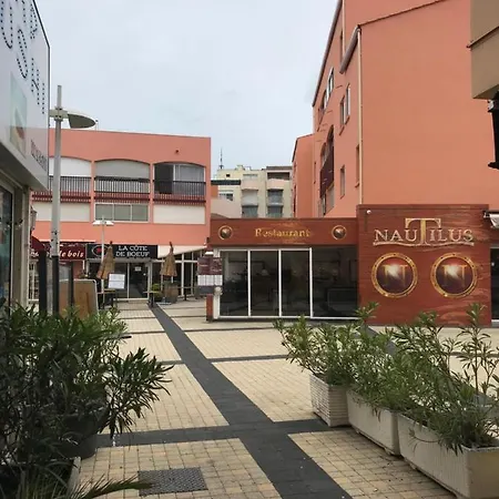 Centre Port Cap D'agde Апартаменти Агд